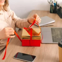 How to Choose the Right Christmas Gift Box for Any Personality