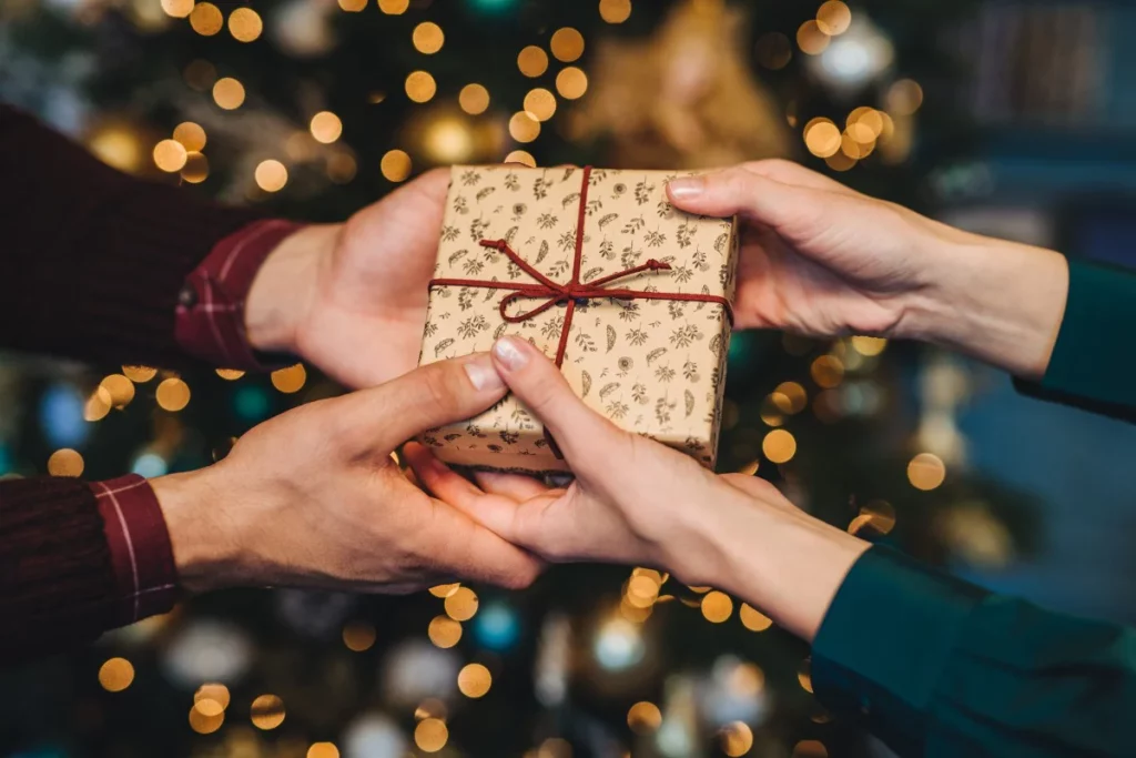 How to Choose the Right Christmas Gift Box for Any Personality